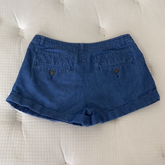 Women FOREVER 21 Denim Shorts Size 26 - Picture 2 of 3
